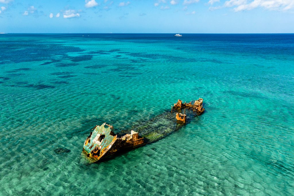 shipwreck in seas of Aruba