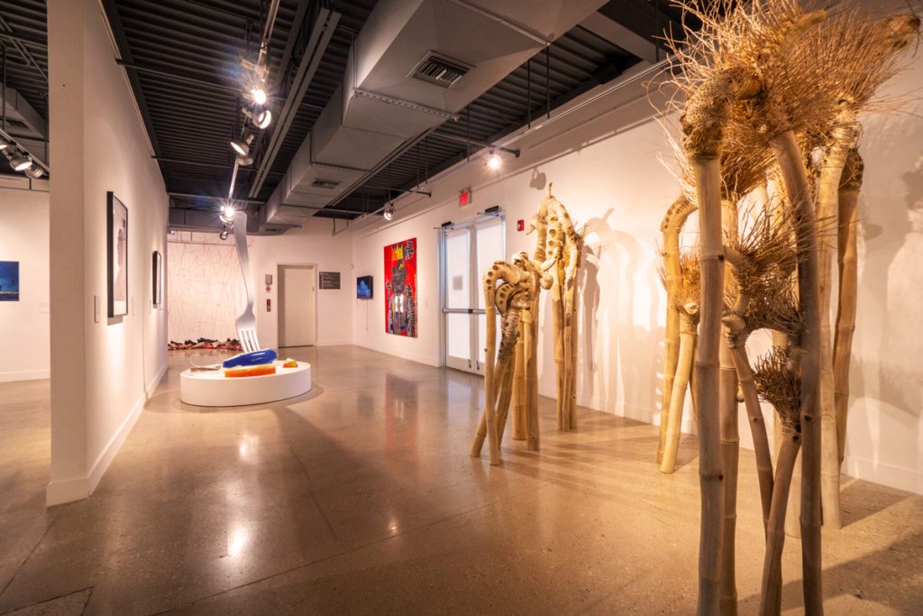 National Gallery of the Cayman Islands – A creative hub showcasing local and Caribbean art, offering a deeper sense of the island’s evolving cultural identity.