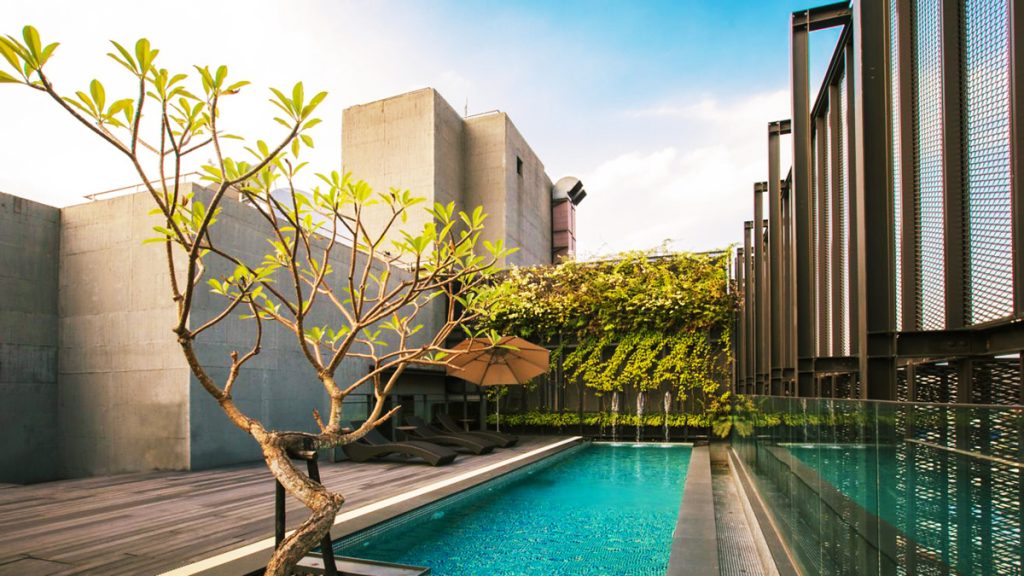 Modern luxury hotel in Taipei offering skyline views and comfort.