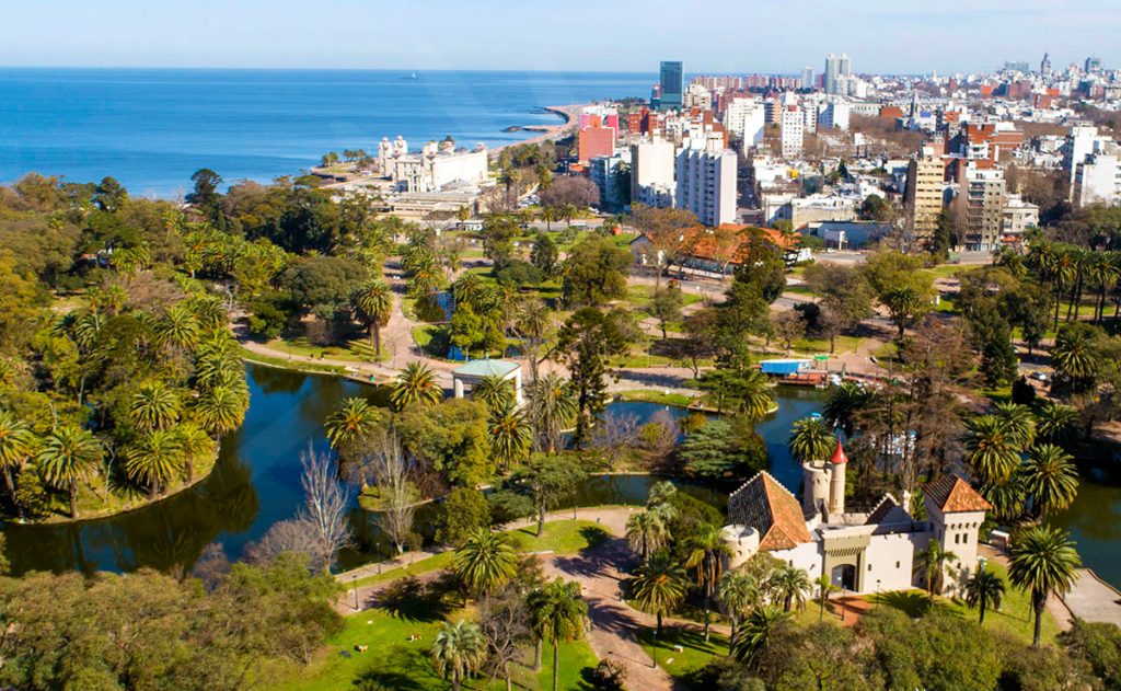 Parque Rodó – A leafy urban park with lakes, sculptures, and weekend artisan fairs.