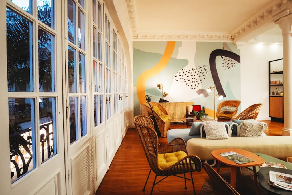 A lively, social stay in the Old Town, perfect for backpackers.