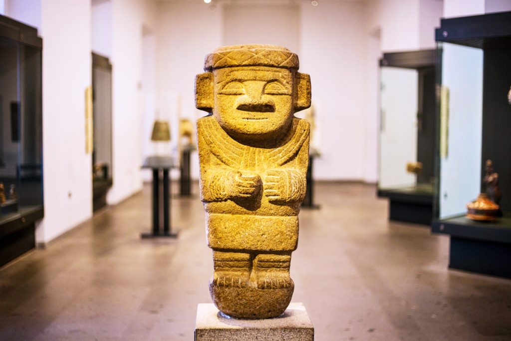 an artifact from Museo Chileno de Arte Precolombino