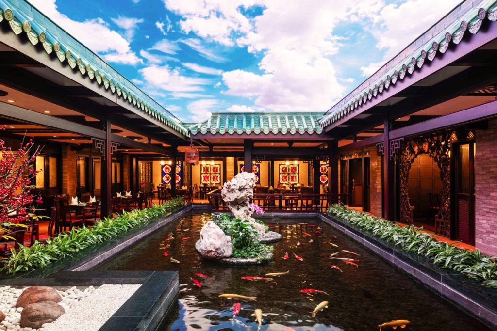 Jade River (White Swan Hotel) – Elegant Cantonese dining with Pearl River views.