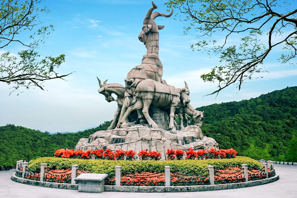 Yuexiu Park in Guangzhou, a green escape filled with history and natural beauty.