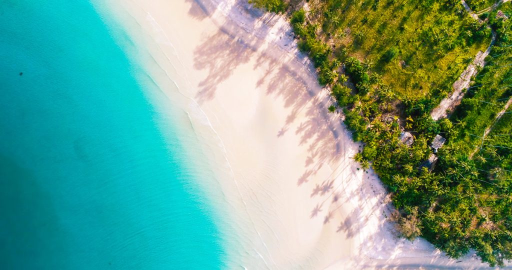 White beach and turquoise waters of Grand Cayman